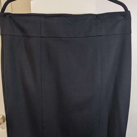 LE CHATEAU Black Pencil Skirt - Picture 2 of 6